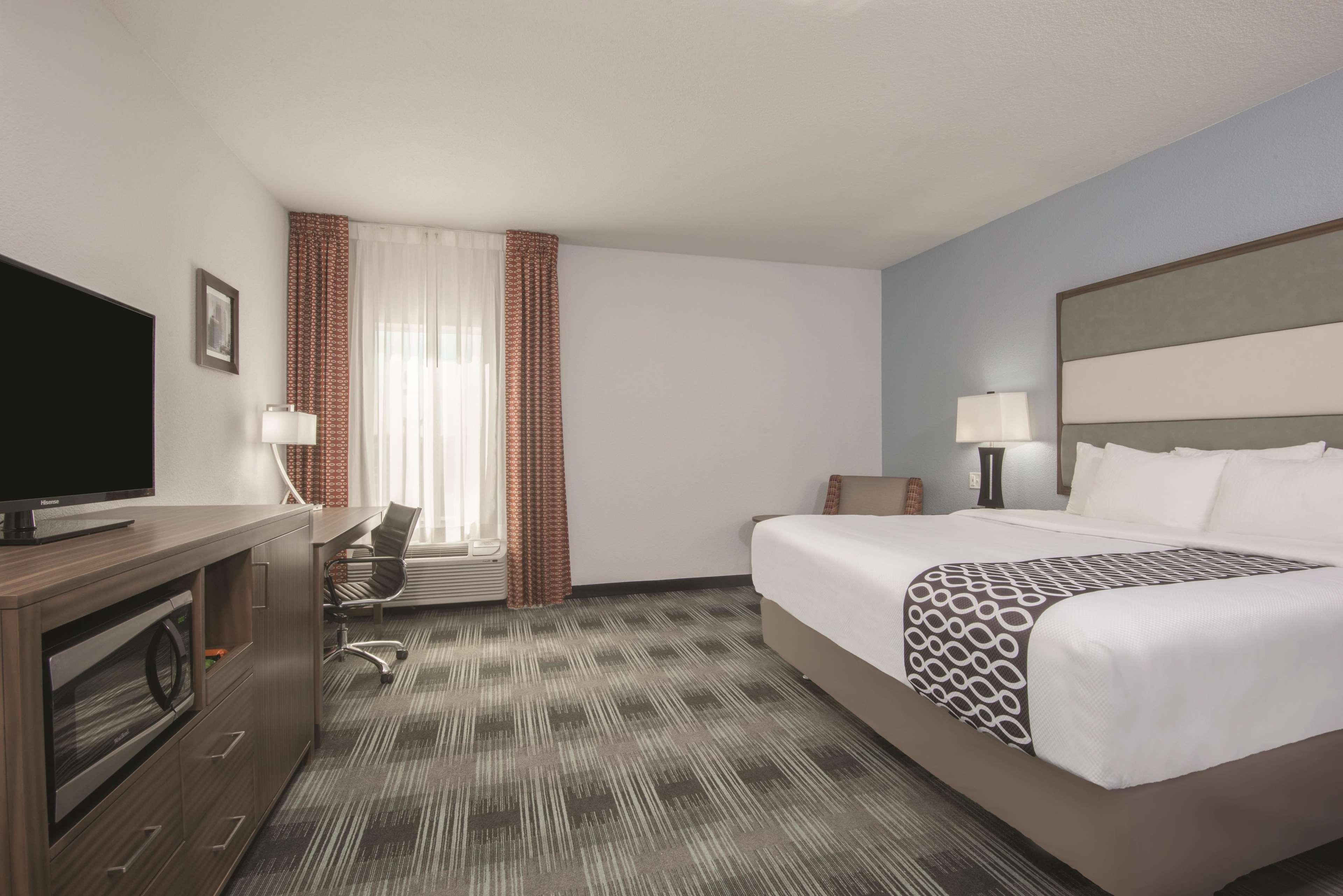 La Quinta By Wyndham Guthrie Hotel Bagian luar foto