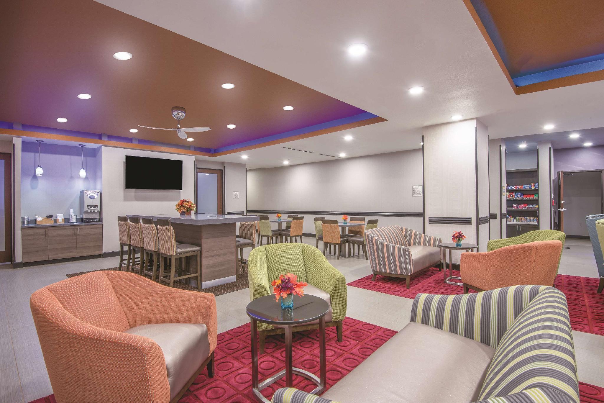 La Quinta By Wyndham Guthrie Hotel Bagian luar foto
