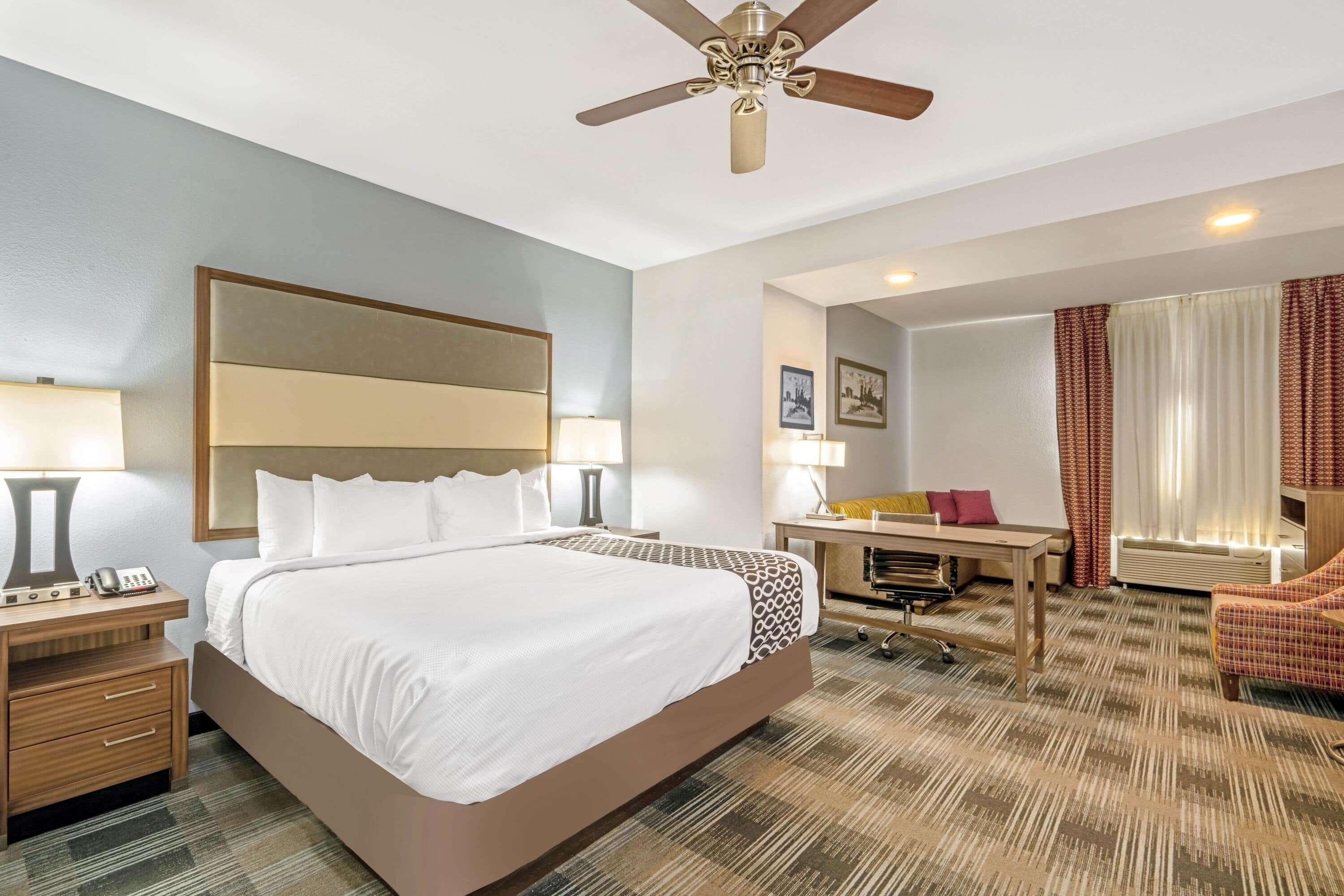 La Quinta By Wyndham Guthrie Hotel Bagian luar foto
