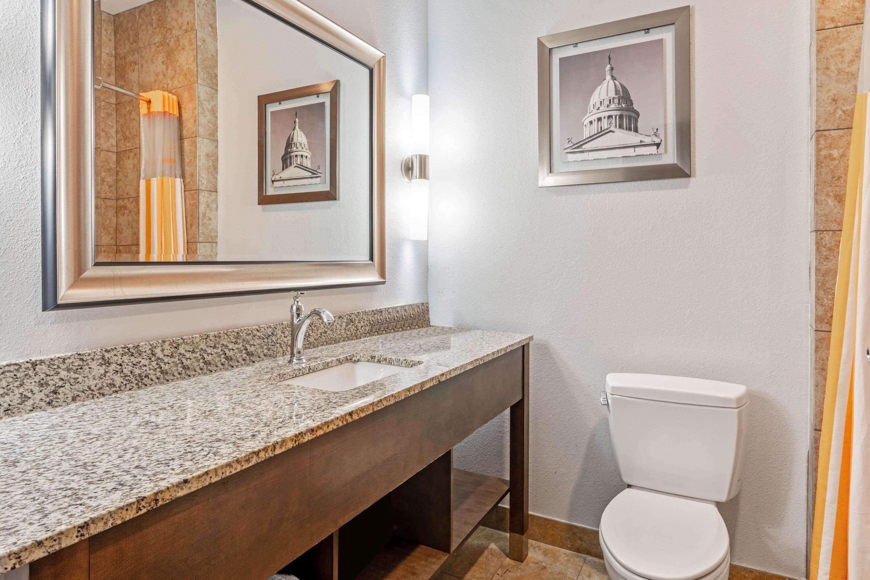 La Quinta By Wyndham Guthrie Hotel Bagian luar foto