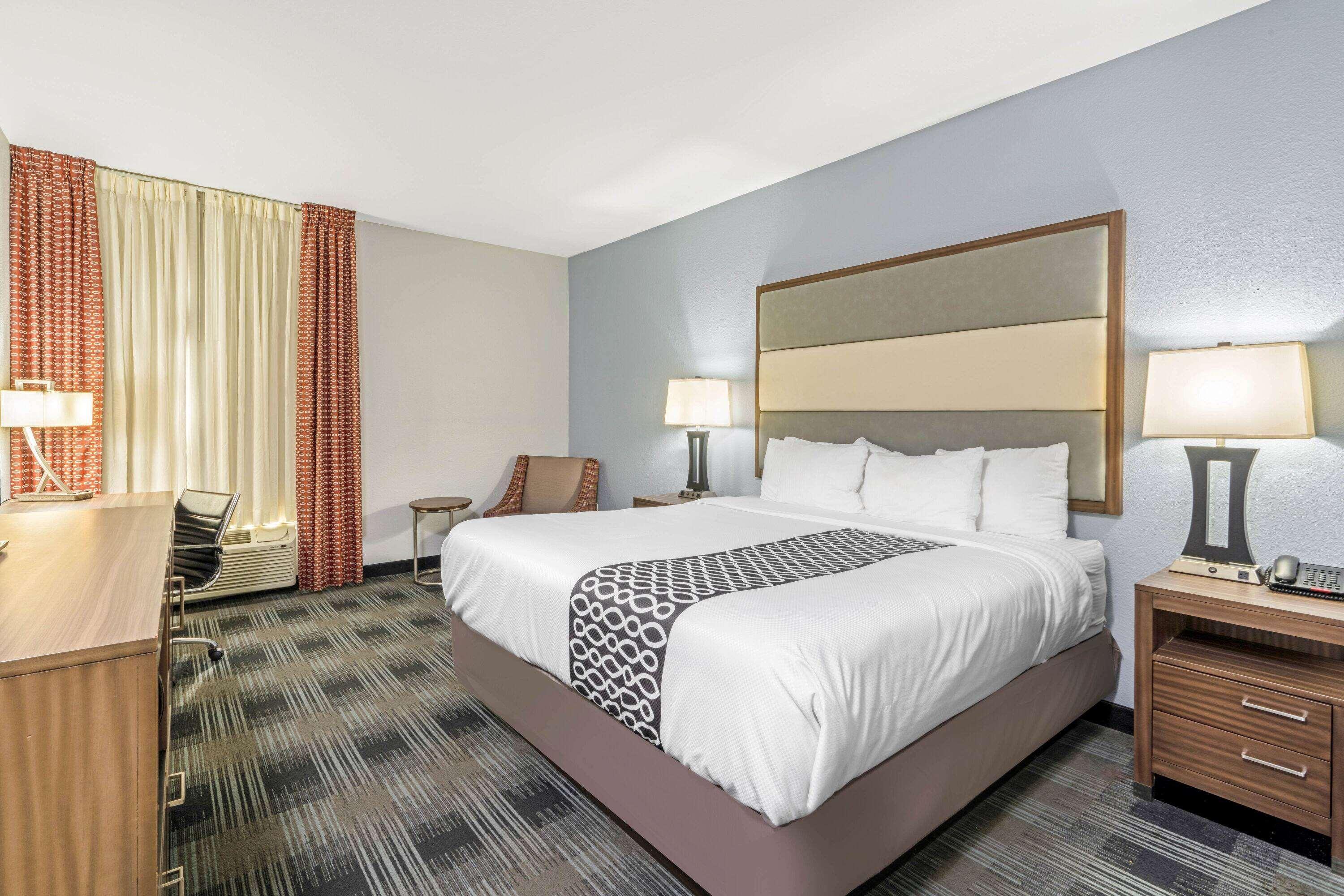La Quinta By Wyndham Guthrie Hotel Bagian luar foto