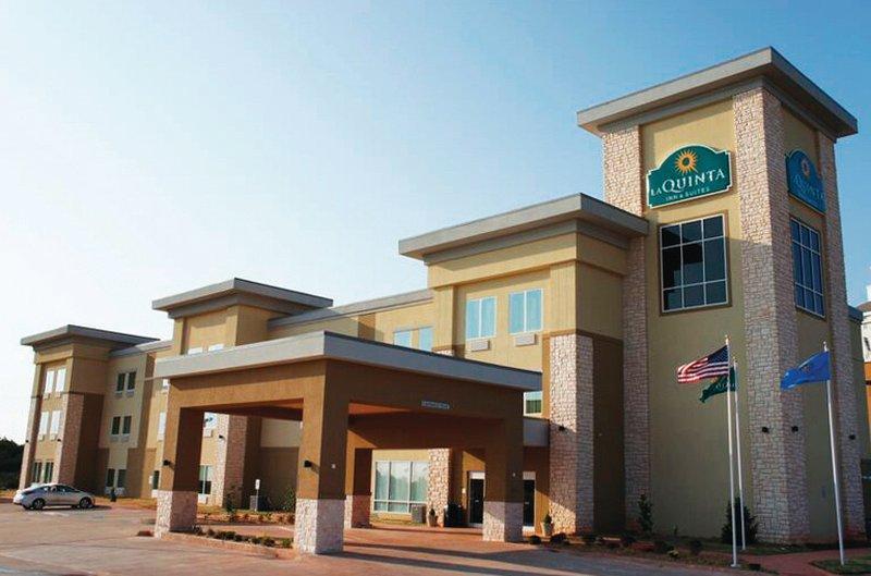 La Quinta By Wyndham Guthrie Hotel Bagian luar foto