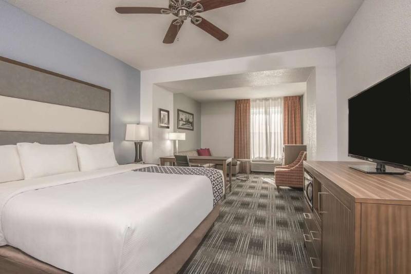 La Quinta By Wyndham Guthrie Hotel Bagian luar foto